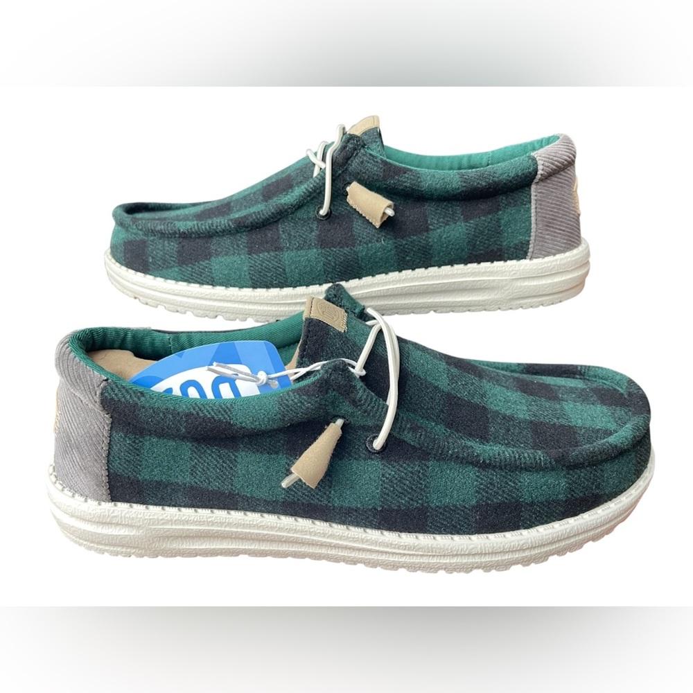 Hey Dude Men’s Size 12 Slip On Shoes Plaid Lightweight Comfort Casual NEW w/Box